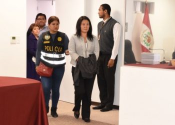 Lideresa de Fuerza Popular, Keiko Fujimori, volvió al penal anexo de Chorrillos tras haber sido dada de alta por supuestos males.