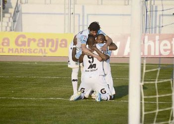Pese al triunfo de binacional sobre Pirata FC, Roberto Mosquera dijo que el equipo está “lejos de su idea de juego”.