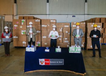 Empresas mineras de la SNMPE entregaron al Minsa donación de medio millón de pruebas rápidas para Coronavirus