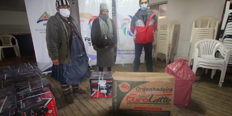 GANADEROS DE HUISA CCOLLANA RECIBIERON ORDEÑADORAS MECÁNICAS PARA MEJORAR PRODUCCIÓN DE LECHE