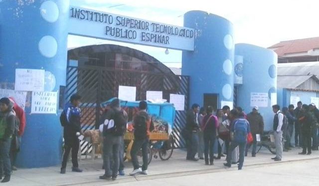 EL INSTITUTO SUPERIOR TECNOLÓGICO PUBLICO DE ESPINAR, CONVOCA A PROCESO DE SELECCIÓN Y CONTRATACIÓN DE DOCENTES