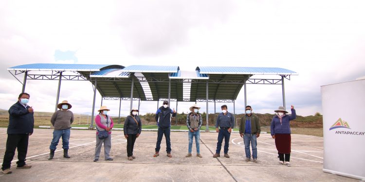 ANTAPACCAY ENTREGÓ LA COBERTURA DE TECHO PARA LA CANCHA DE GRASS SINTÉTICO DE LA COMUNIDAD DE ALTO HUANCANÉ
