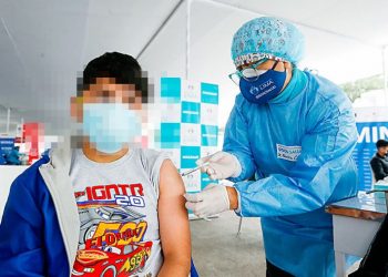 MINSA APRUEBA PROTOCOLO DE VACUNACION CONTRA EL COVID-19 PARA MENORES DE 12 A 17 AÑOS