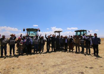 ANTAPACCAY LANZA PROGRAMA DE TRACTOREO EN COMUNIDADES PRODUCTORAS DE LA CUENCA CAÑIPÍA