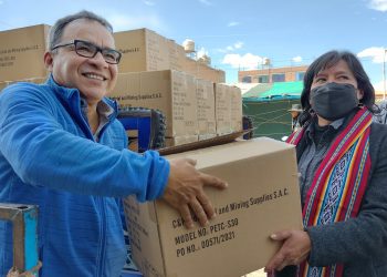 672 PANELES SOLARES Y CARGADORES DE TABLETS PARA II.EE. DE LAS ZONAS RURALES DE LA PROVINCIA DE ESPINAR